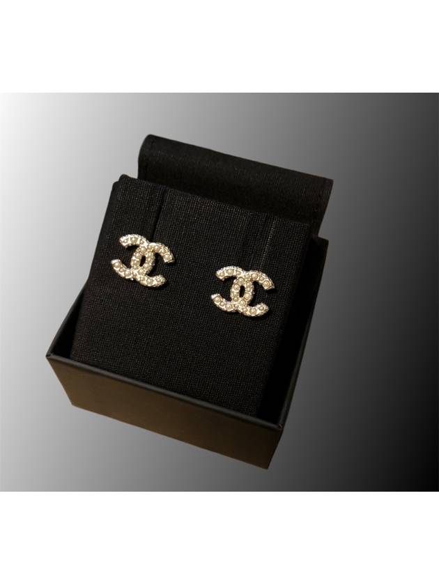 Women's CC Logo Pearl Pearl Earrings Gold - CHANEL - BALAAN 9