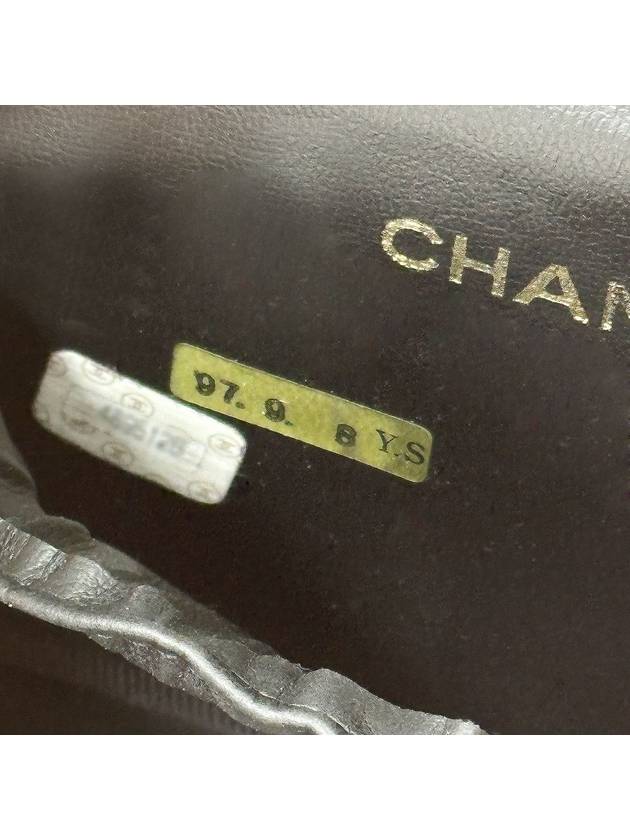 Black enamel 4th division CC logo vanity cosmetic bag 4VCHB28712 - CHANEL - BALAAN 10