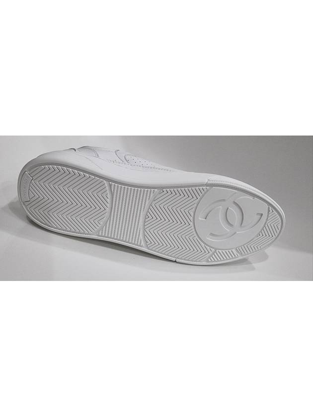 CC Logo Calfskin Low Top Sneakers White - CHANEL - BALAAN 8