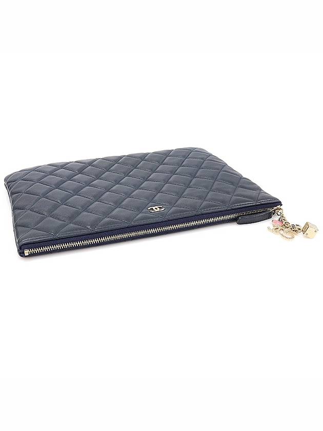 A82415 Navy Lambskin Gold Classic Charm Decoration New Medium Clutch 22nd - CHANEL - BALAAN 5