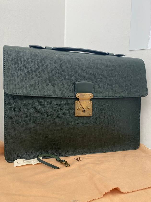 Taiga s briefcase - LOUIS VUITTON - BALAAN 1