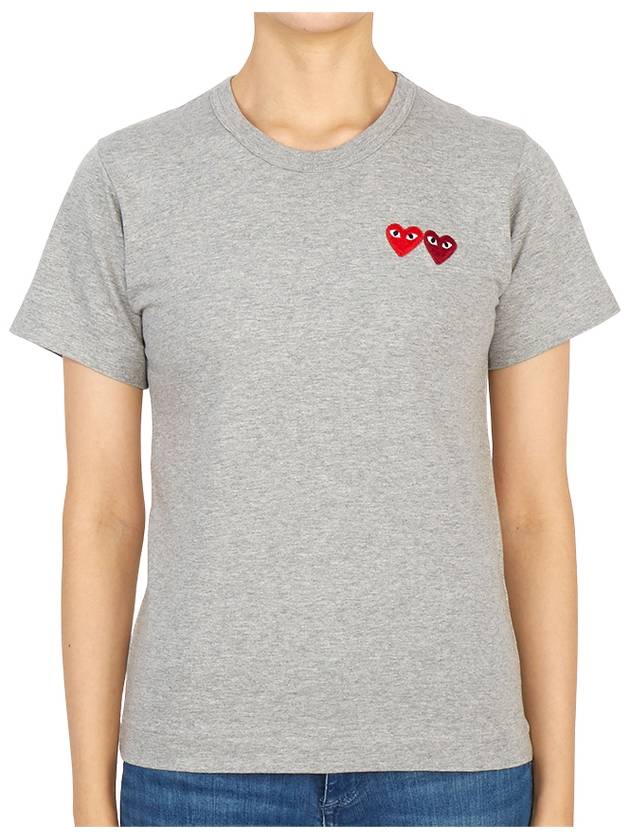 Comme des Gar ons Double Wappen Women s Short Sleeve T Shirt AZ T225 051 3 - COMME DES GARCONS PLAY - BALAAN 1