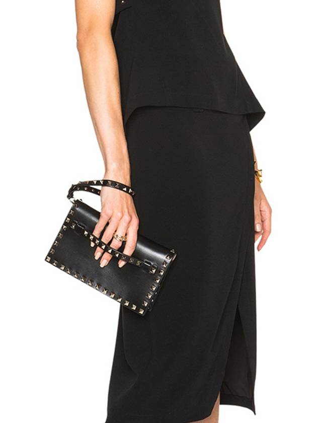 Rockstud Flap Clutch Small LW2B0960 NBD 0NO Black - VALENTINO - BALAAN 5