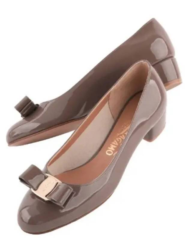 Ferragamo Vara Pumps Women Heel Shoes - SALVATORE FERRAGAMO - BALAAN 1