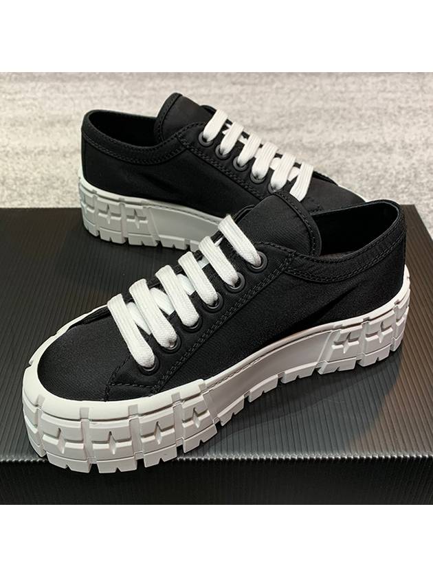 Double Wheel Re-Nylon Gabardine Low-Top Sneakers Black White - PRADA - BALAAN 3