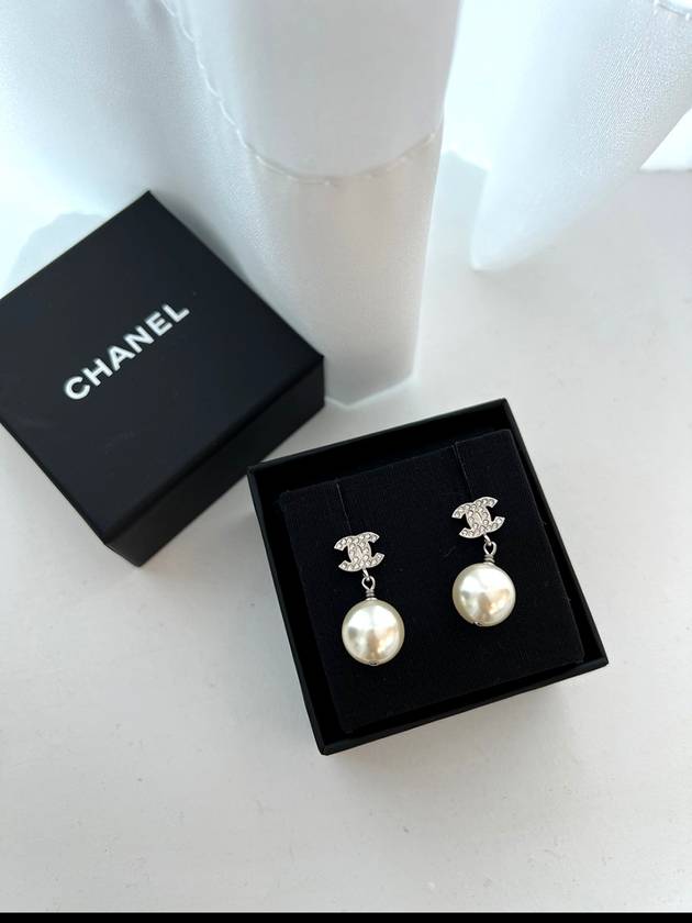 Metal Glass Strass Pearly White Earrings Silver - CHANEL - BALAAN 6