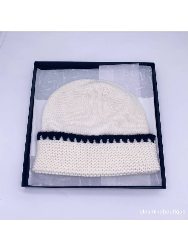 CC Logo Cashmere Beanie White - CHANEL - BALAAN 5