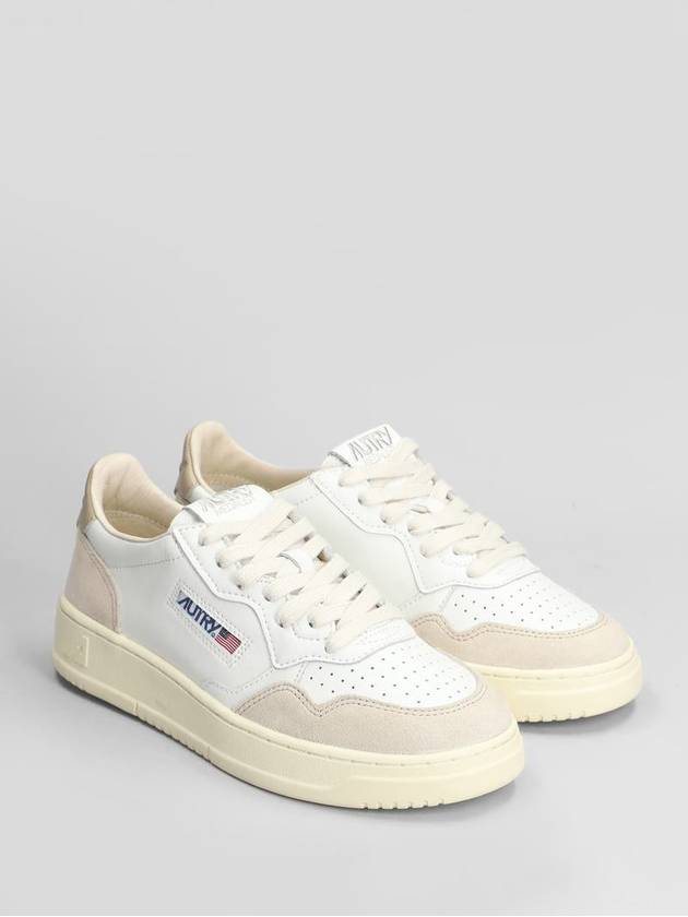 Women's Medalist Leather Low Top Sneakers White Beige - AUTRY - BALAAN 3