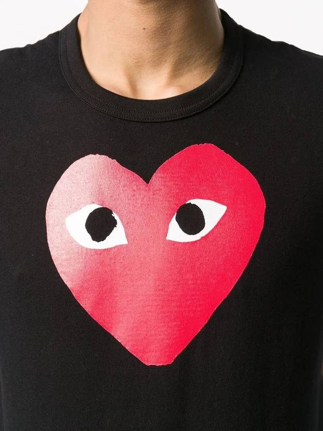 Play Men's Black Eye Red Big Heart Print Short Sleeve T-Shirt P1 T112 1 Black - COMME DES GARCONS - BALAAN 5