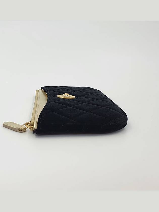 Women s Season Velvet Pouch - CHANEL - BALAAN 5