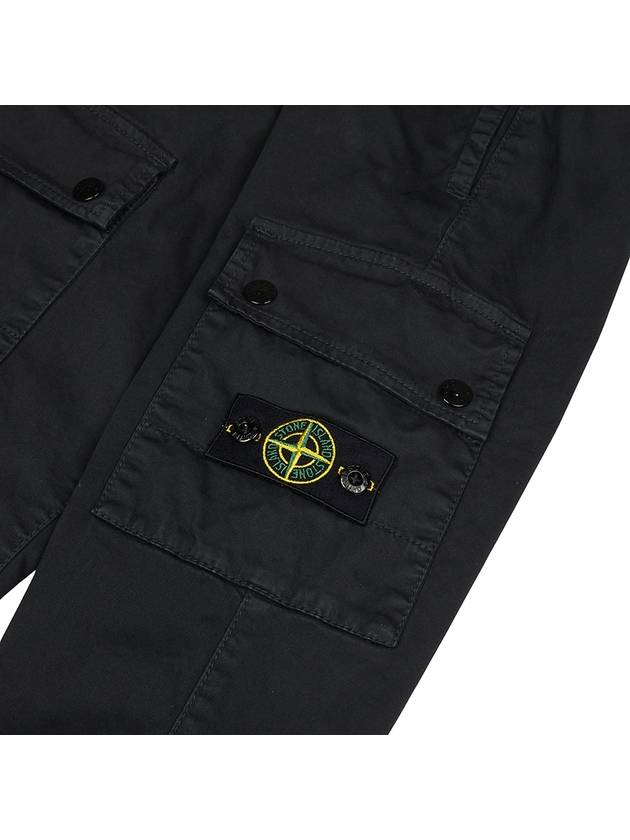 Kids 30115 Old Effect Garment Dyed Stretch Broken Twill Cargo Track Pants Black - STONE ISLAND - BALAAN 7