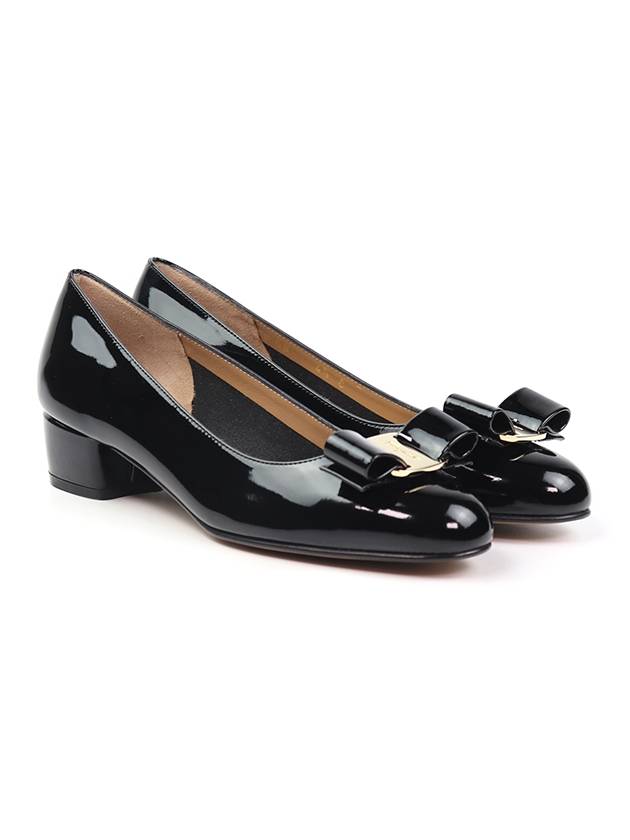 Ferragamo Women s Vara Pumps 591963 - SALVATORE FERRAGAMO - BALAAN 1