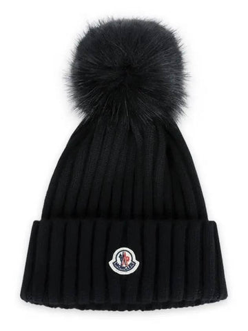 Pom Logo Patch Beanie Black 3B00027 M1131 999 - MONCLER - BALAAN 1