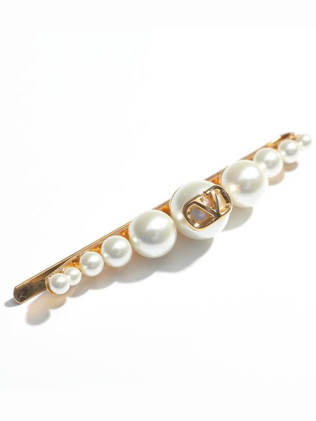 V Logo Signature Metal Pearl Hair Clip Gold - VALENTINO - BALAAN 2