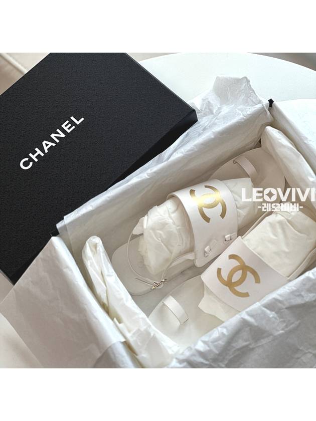 CC Logo Printing Sandals White - CHANEL - BALAAN 6