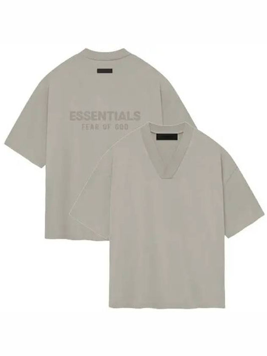 Essential Spring Logo V-Neck Short Sleeve T-Shirt Seal Men's T-Shirt 125SP244215F 849 - FEAR OF GOD - BALAAN 1