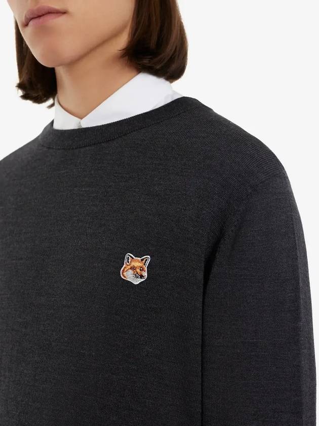 ZoZ Foxhead Patch Round Neck Knit Charcoal FM00528KT1036 ANM - MAISON KITSUNE - BALAAN 4