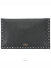 Rockstud Envelope Pouch Clutch Bag Black - VALENTINO - BALAAN 3