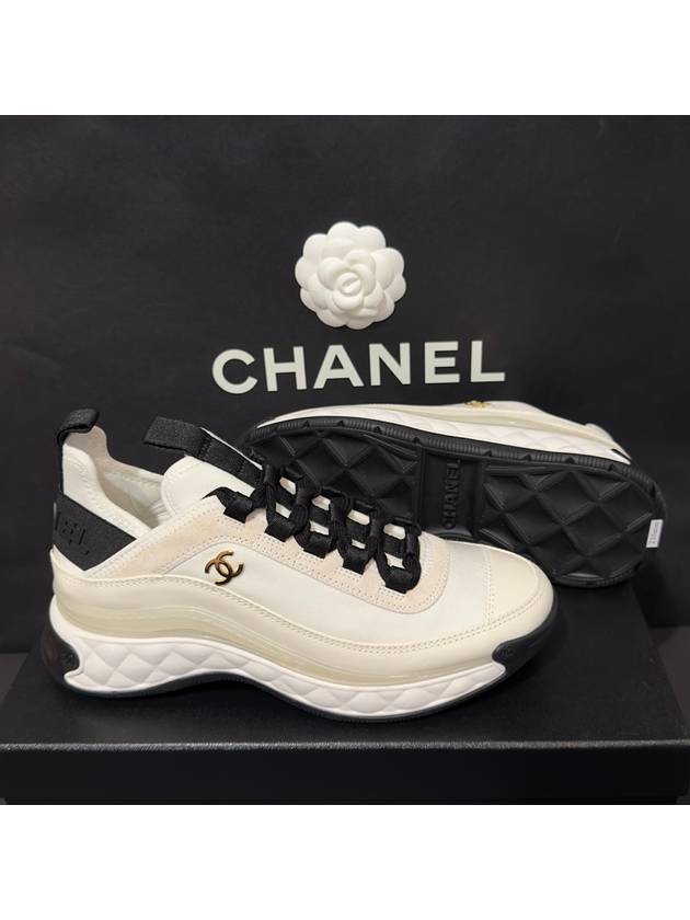 Mixed Fibers Velvet Calfskin Low Top Sneakers Ivory - CHANEL - BALAAN 5