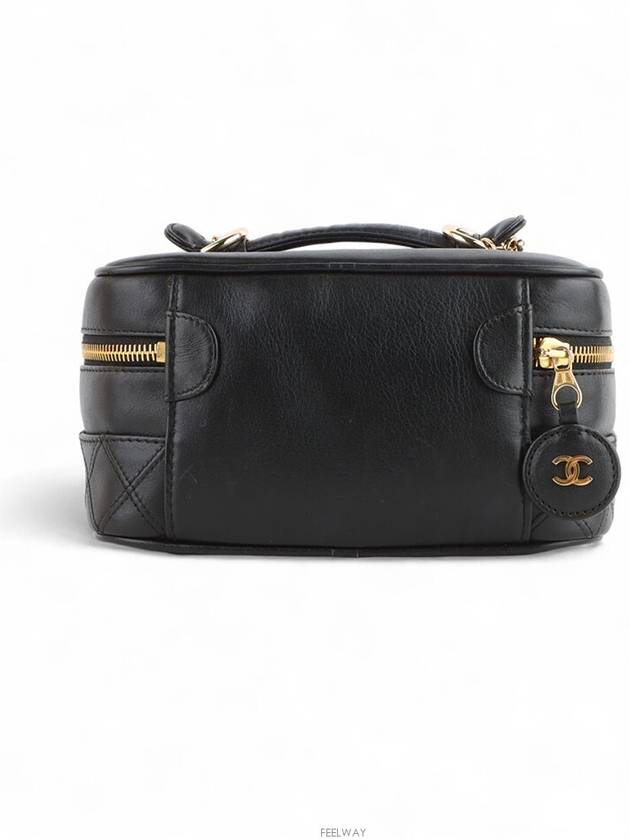 women pouch bag - CHANEL - BALAAN 3