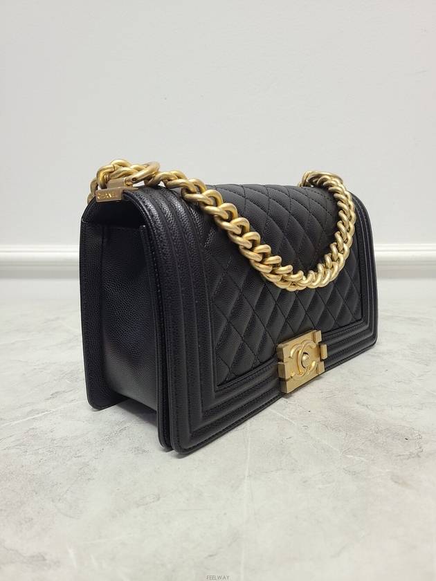 Used luxury goods Lewis It Black caviar vintage gold boy bag medium 30s - CHANEL - BALAAN 3