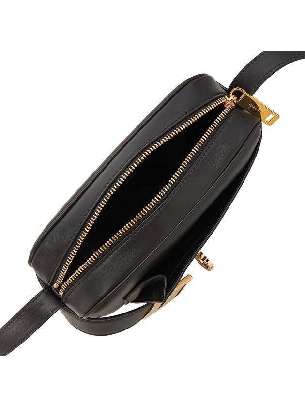 Calfskin Leather Camera Shoulder Bag Black - SALVATORE FERRAGAMO - BALAAN 6