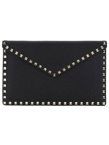 Rockstud Envelope Clutch Bag Black - VALENTINO - BALAAN 1