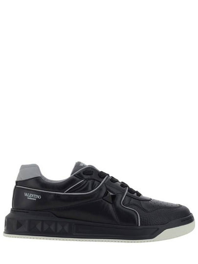 Stud Low Top Sneakers Black - VALENTINO - BALAAN 2