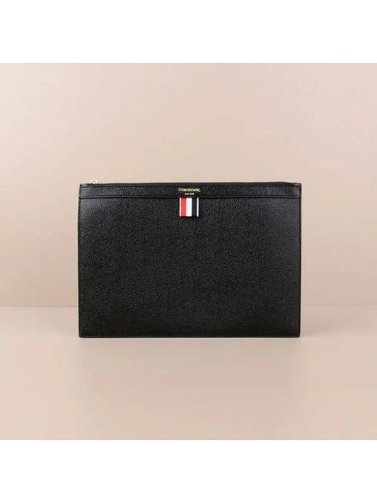 Pebble Grain Three Stripes Zipper Small Clutch Bag Black - THOM BROWNE - BALAAN 2