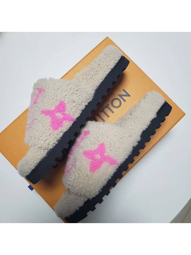 Paseo Flat Mule Comfort Mule Logo Fleece Shearling Slippers - LOUIS VUITTON - BALAAN 3