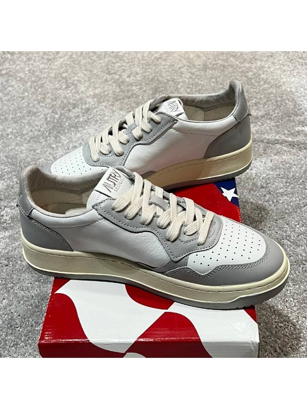 Men's Medalist Low Leather Sneakers Grey White - AUTRY - BALAAN 4