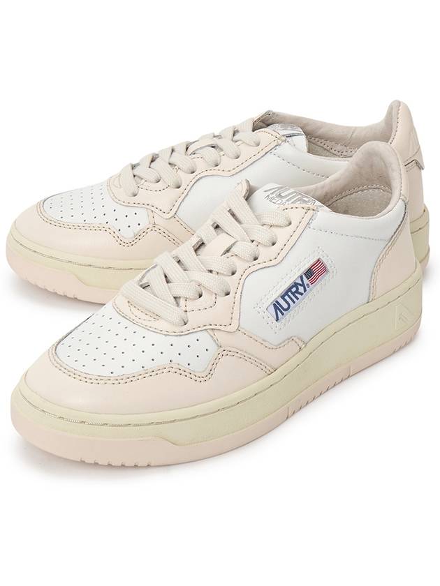 Women's Medalist Bi-Color Low-Top Sneakers Beige - AUTRY - BALAAN 2