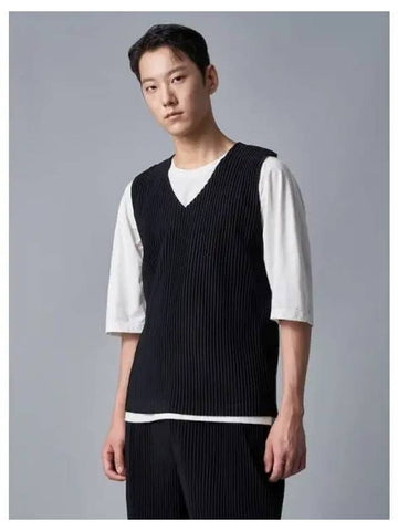 Basic V neck vest black domestic product GM0023070428821 - ISSEY MIYAKE - BALAAN 1