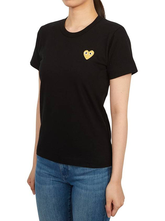 Comme des Gar ons Goldwappen Women s Short Sleeve T Shirt AZ T215 051 1 - COMME DES GARCONS PLAY - BALAAN 2