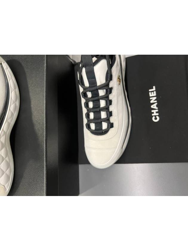 Mixed Fibers Velvet Calfskin Low Top Sneakers Ivory - CHANEL - BALAAN 7