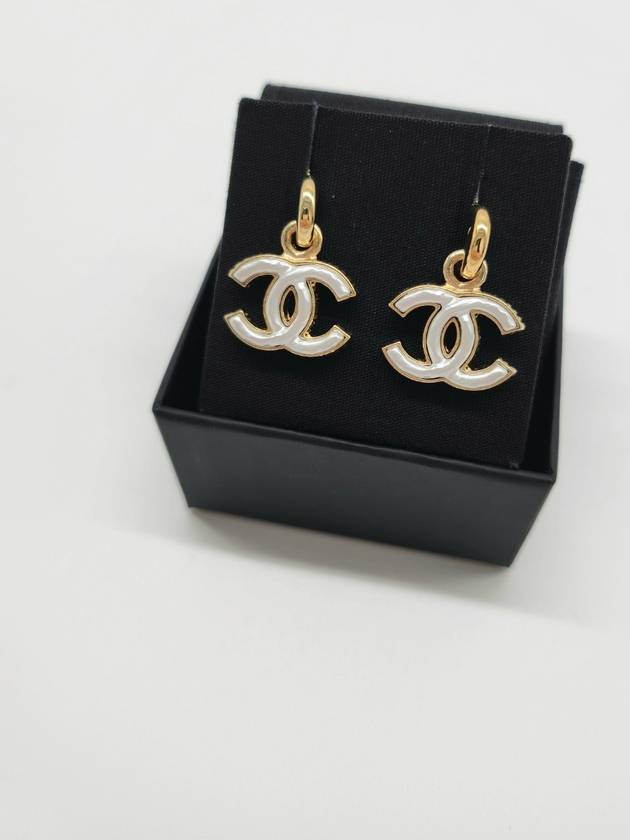 CC logo drop earrings gold white - CHANEL - BALAAN 7