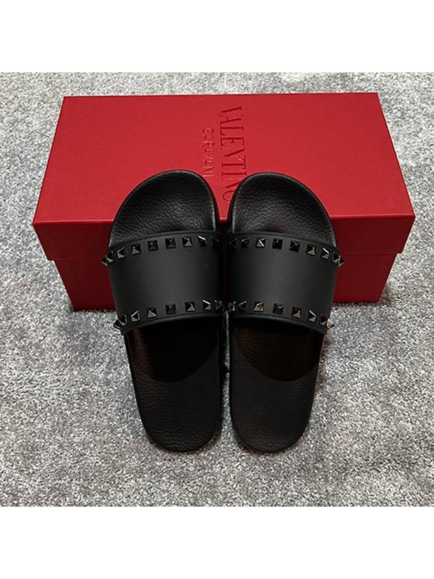 Rockstud Rubber Slippers Black - VALENTINO - BALAAN 3