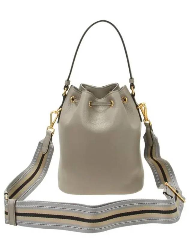 Vitello Phoenix Gold-Plated Logo Leather Bucket Bag Argilla - PRADA - BALAAN 4