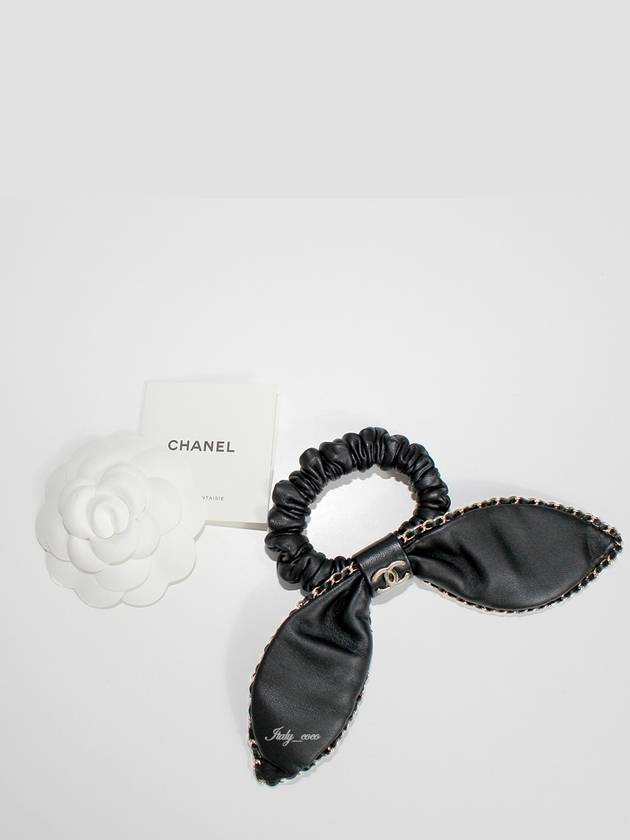 CC Chain Leather Ribbon Scrunchy Black - CHANEL - BALAAN.