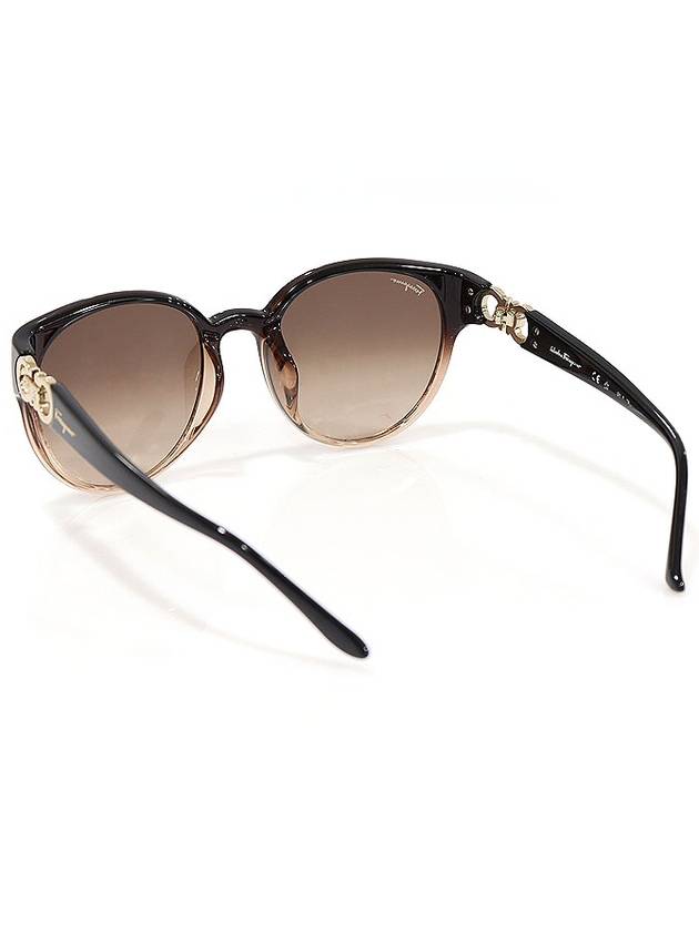 SF572SRK Brown Frame Gold Plated Gancini Women s Sunglasses - SALVATORE FERRAGAMO - BALAAN 4