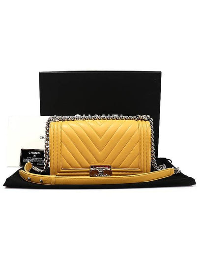 A67086 Yellow Calfskin Chevron Silver Plated Old Boy Medium Flap Shoulder Bag 22nd - CHANEL - BALAAN 2