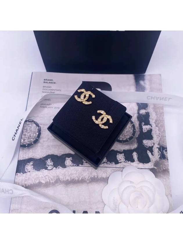 CC logo stud earrings gold - CHANEL - BALAAN 3