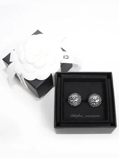 CC Logo Crystal Round Earrings Black - CHANEL - BALAAN 2