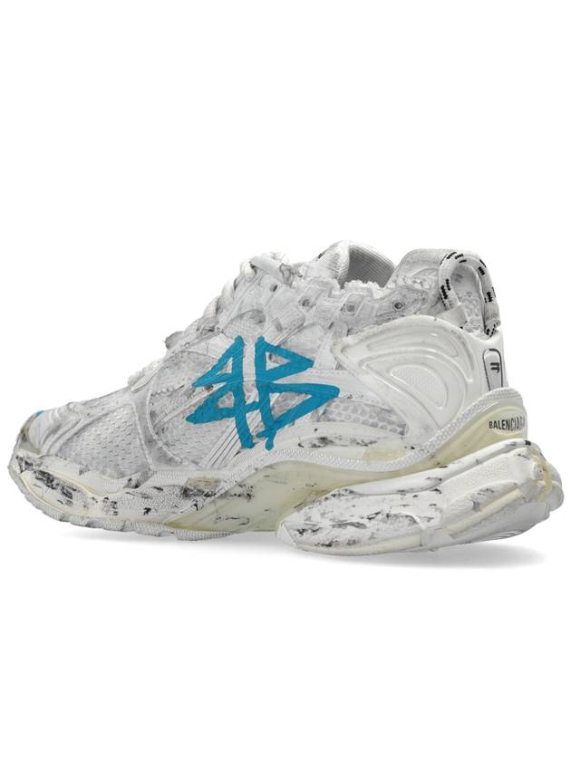 Runner Graffiti Low Top Sneakers White - BALENCIAGA - BALAAN 6