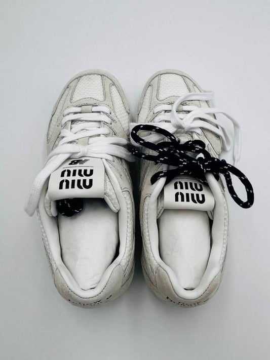 Women s Logo Suede Low Top Sneakers White 5E165E 3D8C F0009 F BD05 - MIU MIU - BALAAN 1