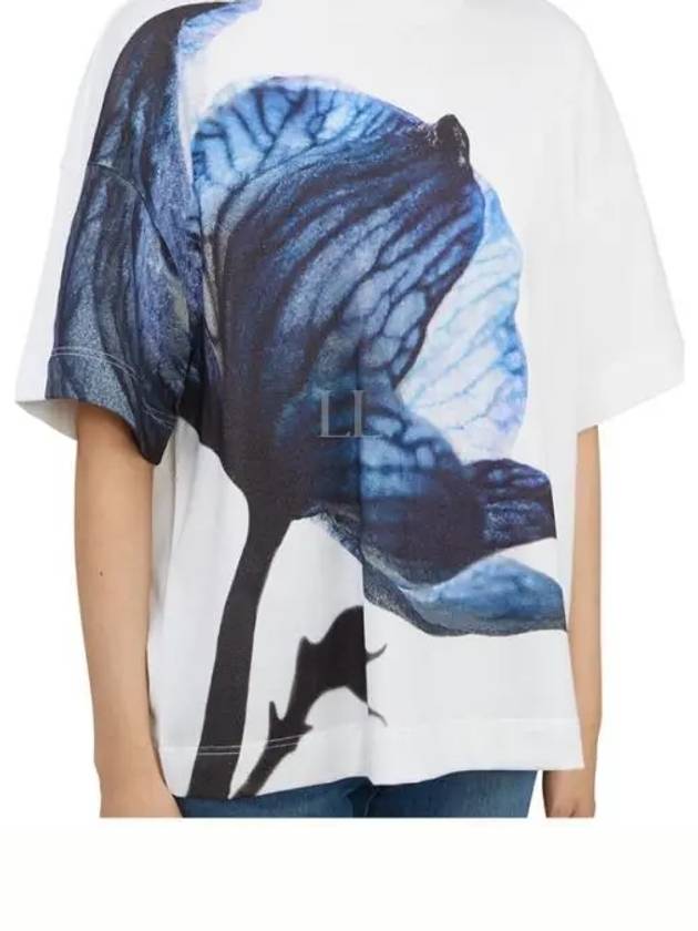 Women's Flower Print Short Sleeve T-Shirt White Blue - ALEXANDER MCQUEEN - BALAAN 2