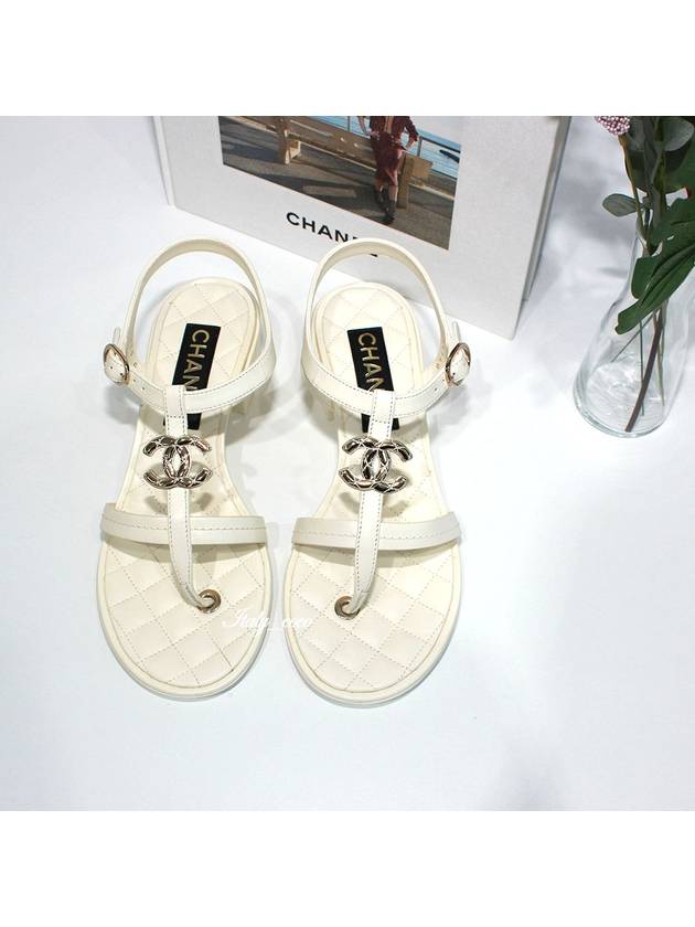 Women s CC Logo Quilted Sandals White - CHANEL - BALAAN 3