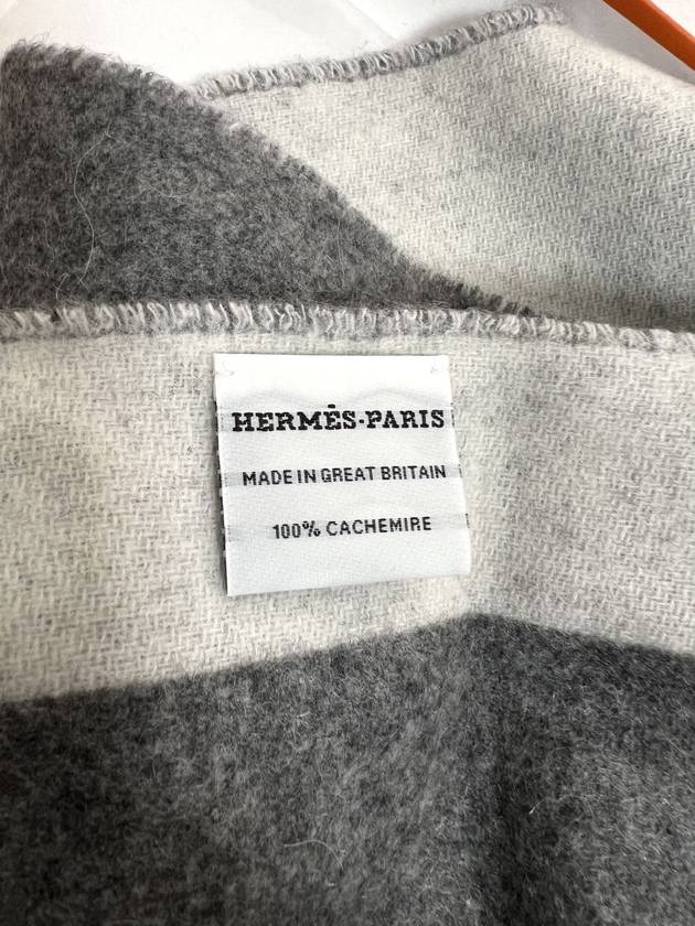 Cashmere Horse Two tone Muffler Shawl Gray Ivory Women Men - HERMES - BALAAN 3