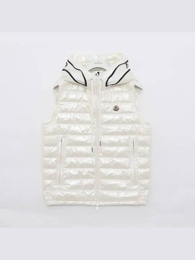 AKAISHI patch logo hooded padded vest men s jacket 1A00059 596J9 001 270068 1040617 - MONCLER - BALAAN 1