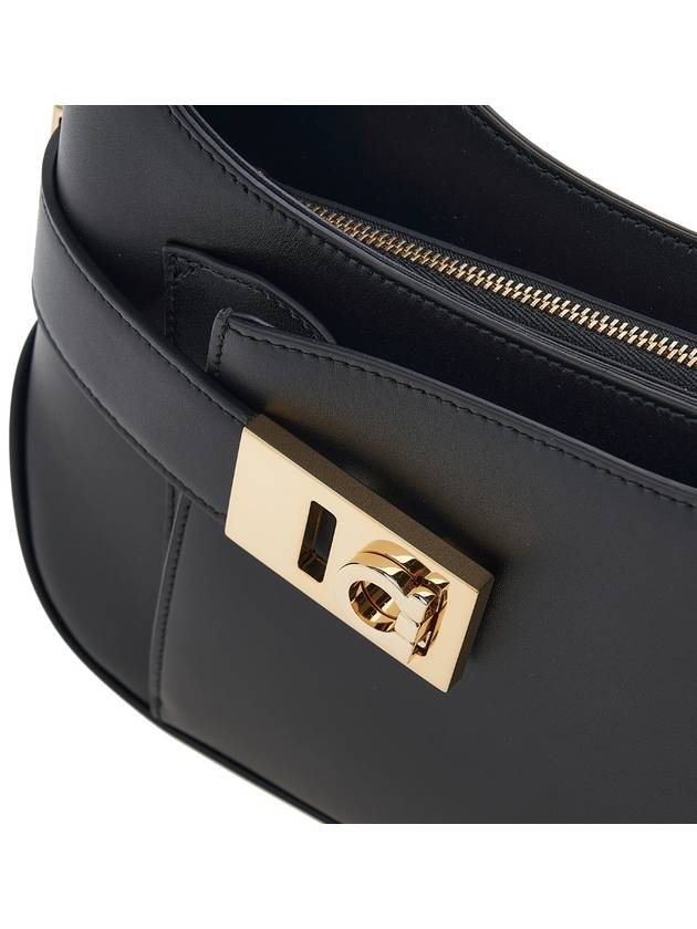 Smooth Caprether Medium Shoulder Bag Black - SALVATORE FERRAGAMO - BALAAN 7